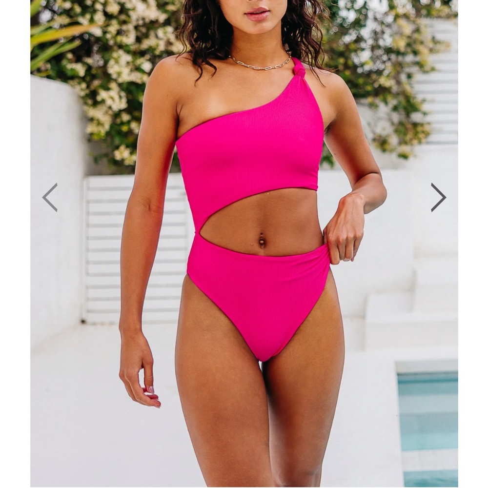 SKATIE Nicole swimsuit magenta size medium